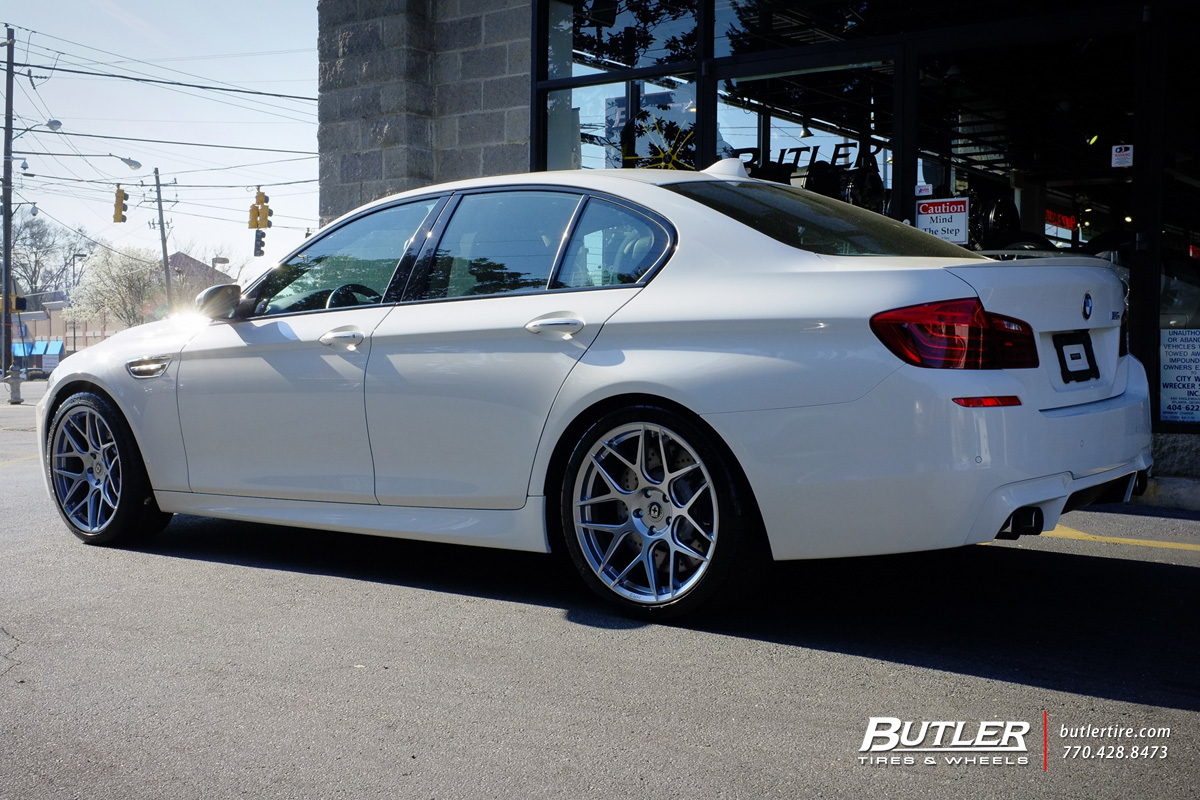 BMW M5 with 20in HRE FF01 Wheels