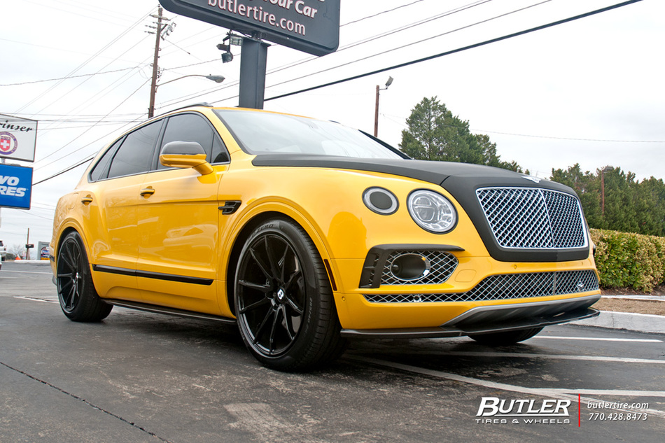 Bentley_Bentayga_with_22in_Sav