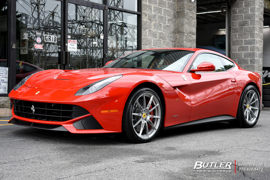 Ferrari_F12_Berlinetta_with_20