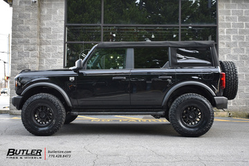 Ford Bronco with 17in KMC KM535 Wheels