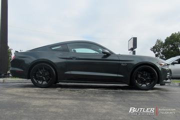 Ford Mustang with 19in Vossen HF-5 Wheels
