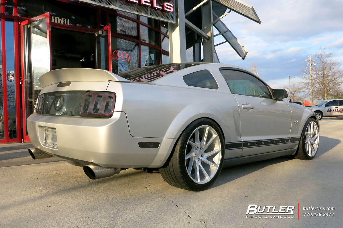 Ford Mustang with 20in Niche Invert Wheels