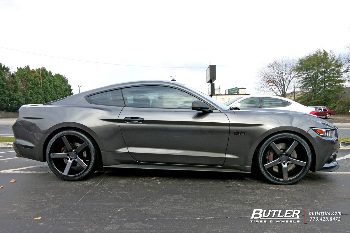 Ford Mustang with 20in Niche Milan Wheels