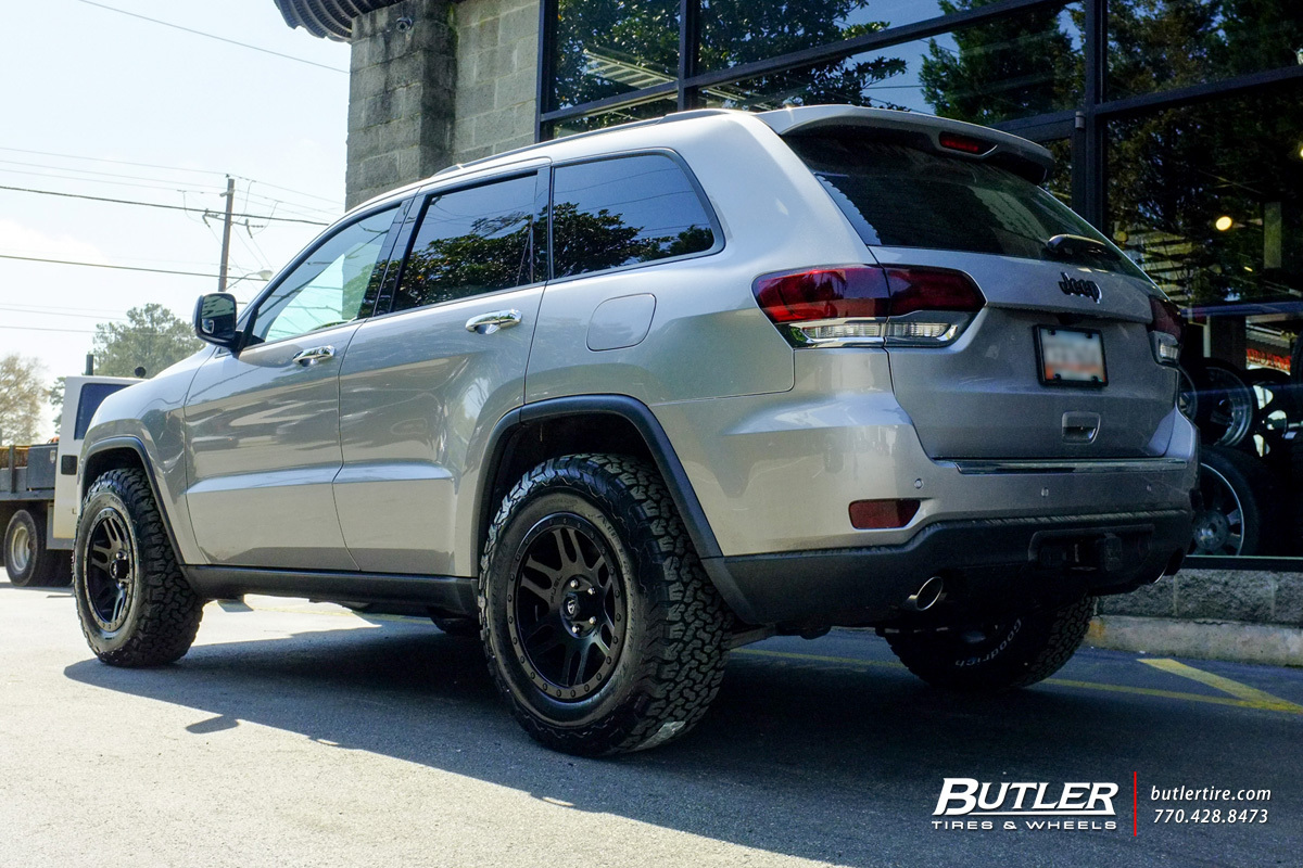 Jeep Grand Cherokee with 19in Fuel Recoil Wheels