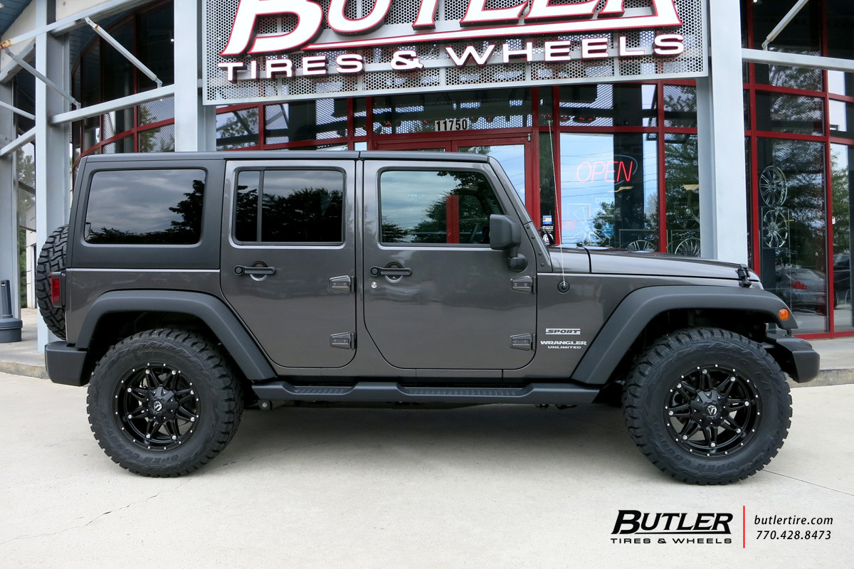 Jeep Wrangler with 18in Fuel Hostage Wheels