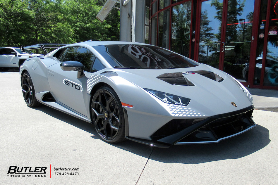 Huracan with 21in Novitec NL4 Wheels exclusively from