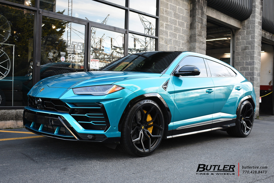 Urus with 23in Vossen HC3 Wheels exclusively from Butler