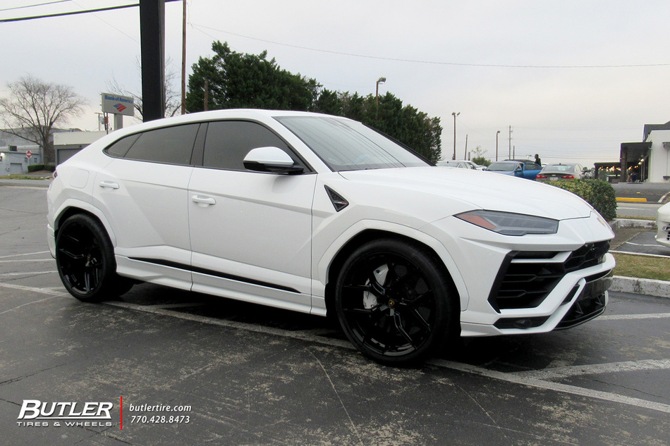 Urus with 23in Vossen HF5 Wheels exclusively from Butler