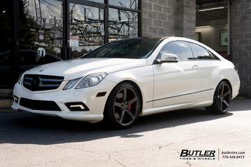 Mercedes E-Class Coupe with 19in Vossen CV3-R Wheels