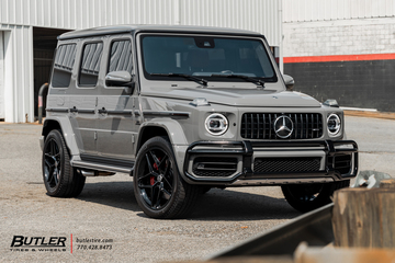 Mercedes G-Class with 22in HRE FF11 Wheels