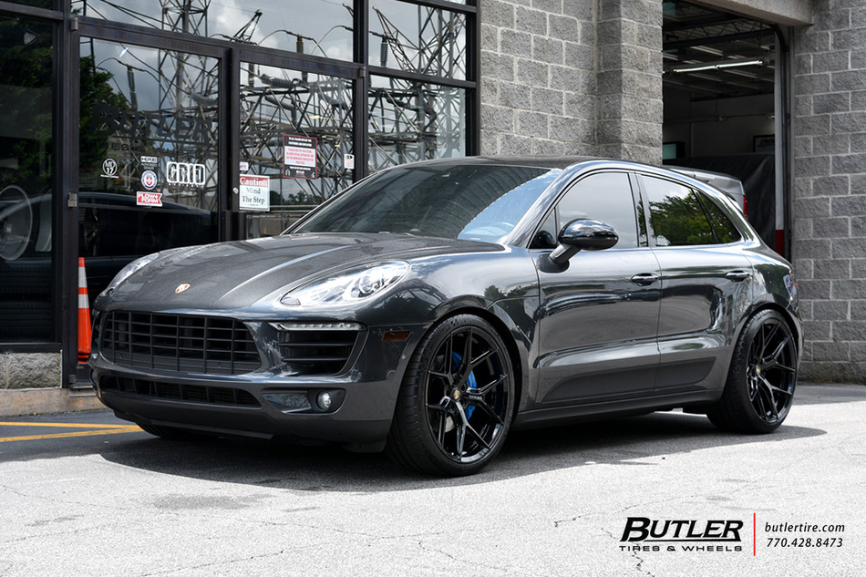 Porsche Macan with 22in Vossen HF5 Wheels exclusively from Butler