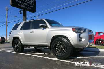 Toyota 4Runner with 17in Fuel Boost Wheels