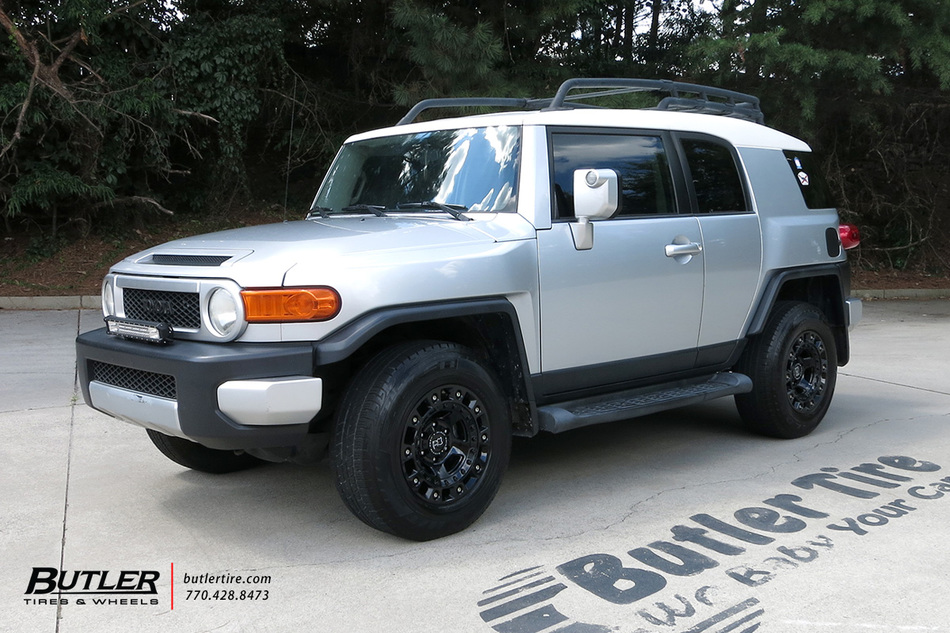 Toyota FJ Cruiser with 17in Black Rhino Cinco Wheels exclusively from Butler Tires and Wheels in