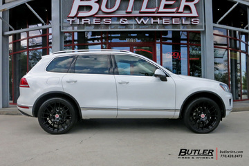 VW Touareg with 22in Victor Innsbruck Wheels