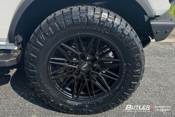 Ford Bronco with 20” Vossen HFX1 wheels and Nitto tires