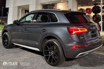 Audi Q5 with 20in Select Precision Alpine Wheels