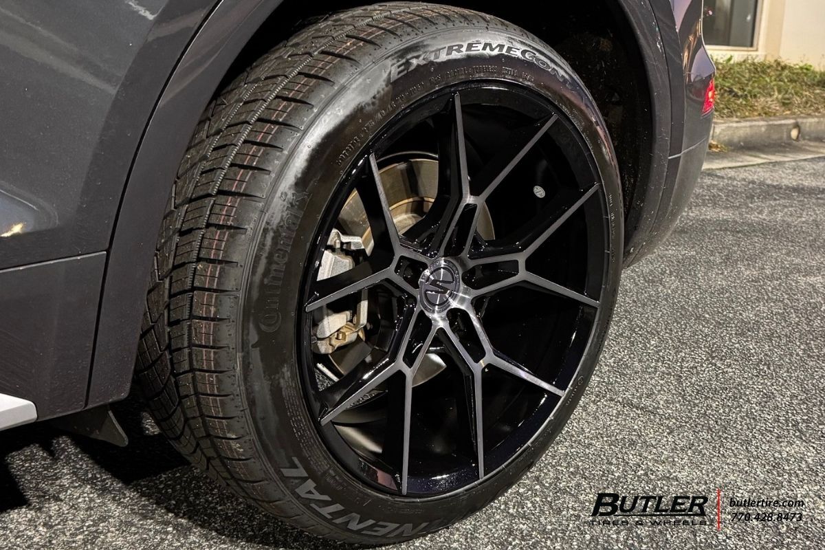 Audi Q5 with 20in Select Precision Alpine Wheels