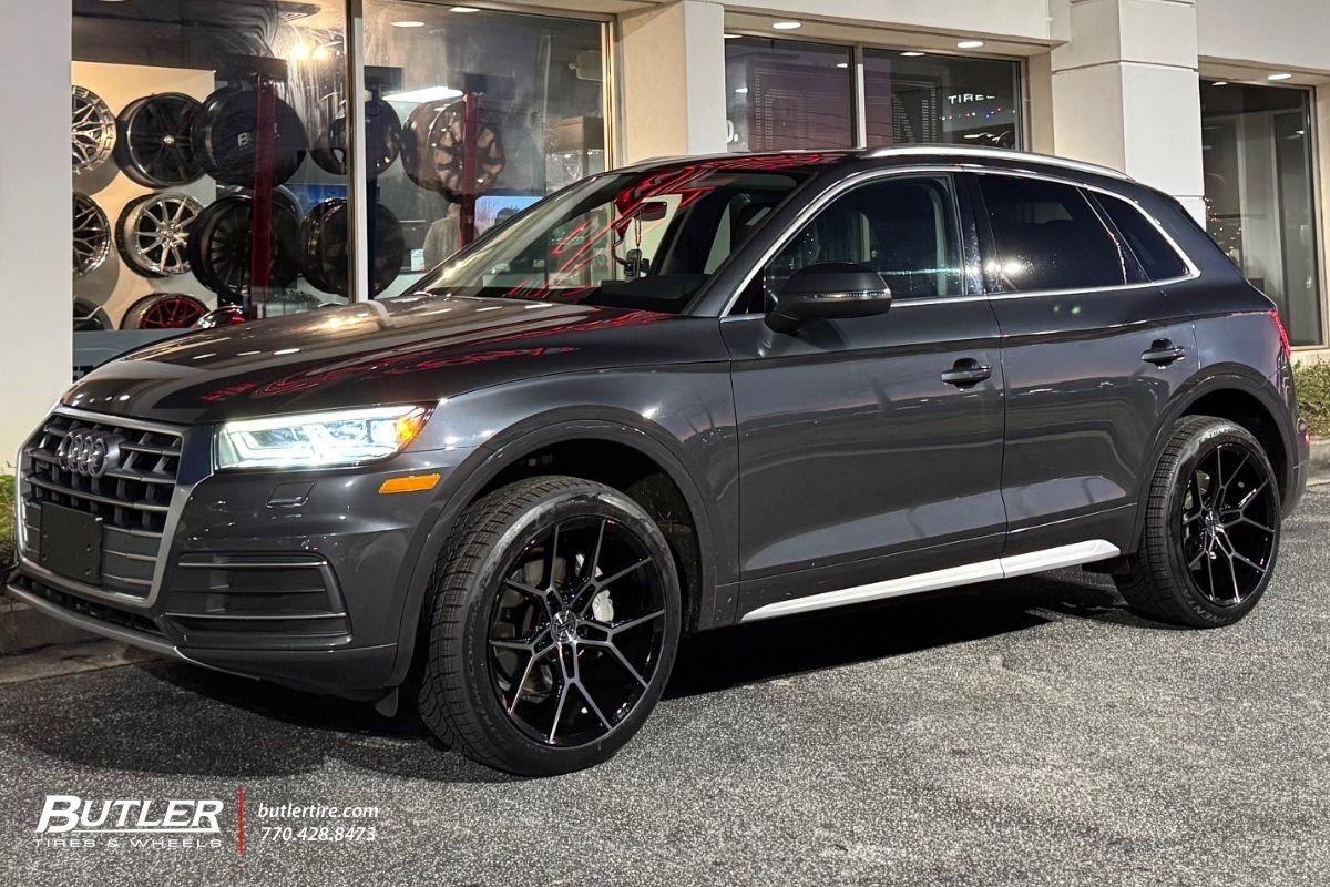 Audi Q5 with 20in Select Precision Alpine Wheels