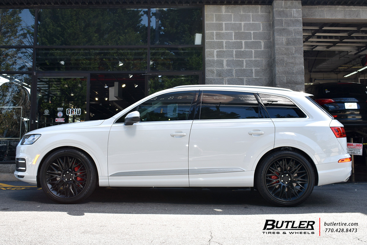 Audi Q7 with 22in Rotiform JDR Wheels
