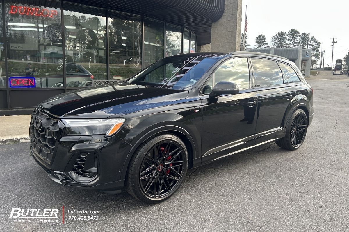 Audi Q7 with 22in Vossen HF7 Wheels