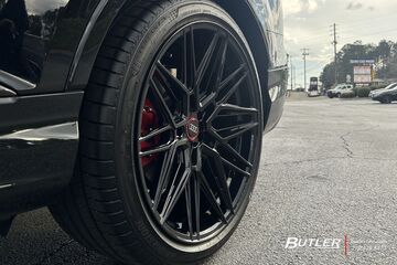 Audi Q7 with 22in Vossen HF7 Wheels