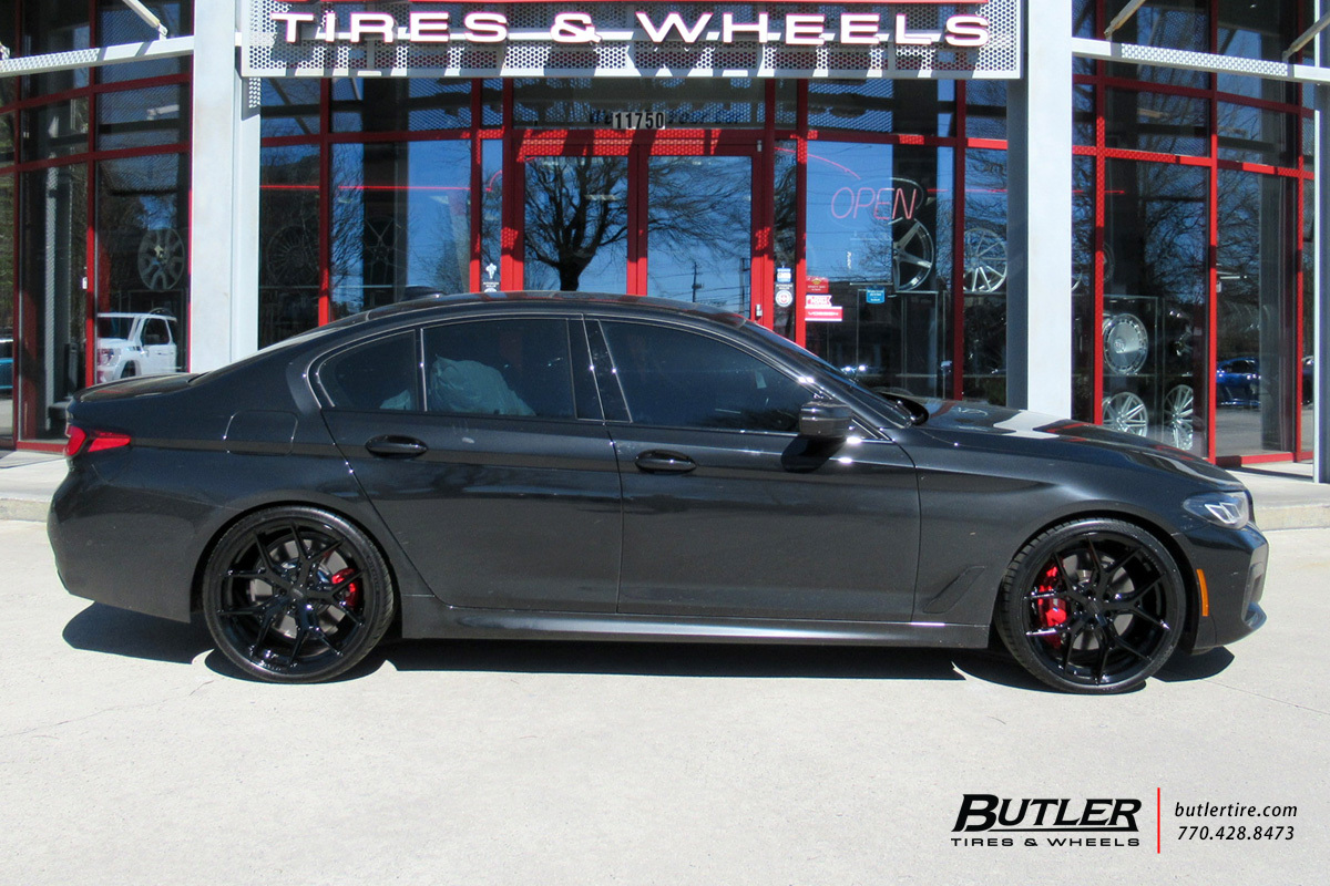 BMW 5 Series with 21in Vossen HF-5 Wheels