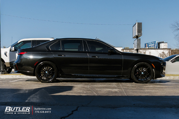 BMW I7 with 22in Vossen HFX-4 Wheels