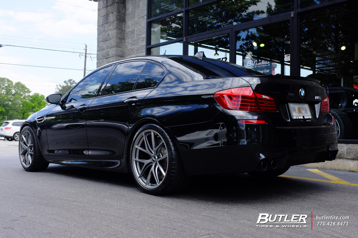 BMW M5 with 20in BBS CI-R Wheels