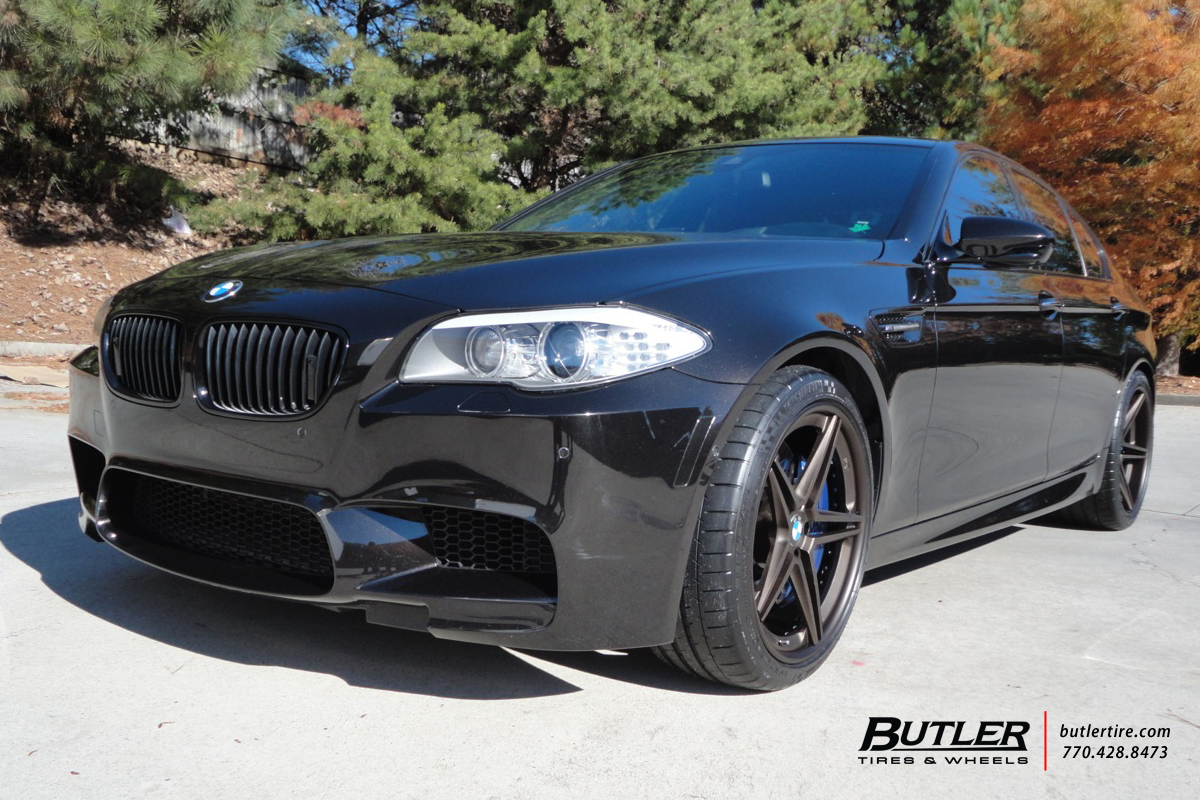 BMW M5 with 20in Niche Roma Wheels