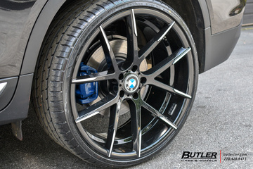 BMW X4 with 22in Lexani Stuttgart Wheels