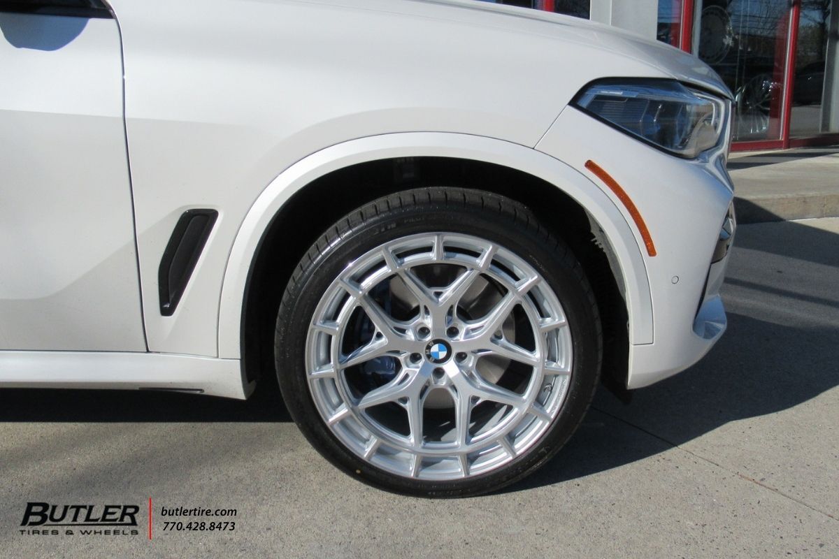 BMW X5 with 22in Vossen HFX-1 Wheels