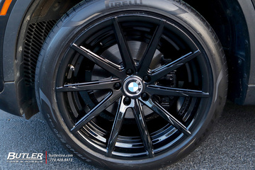 BMW X6 with 20in Lexani CSS15 Wheels