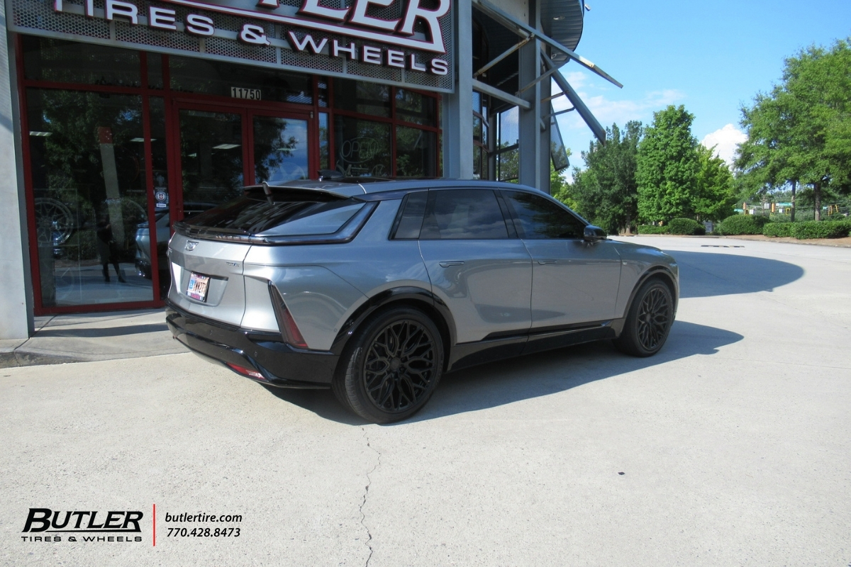 Cadillac LyriQ with 22in Vossen HF2 Wheels