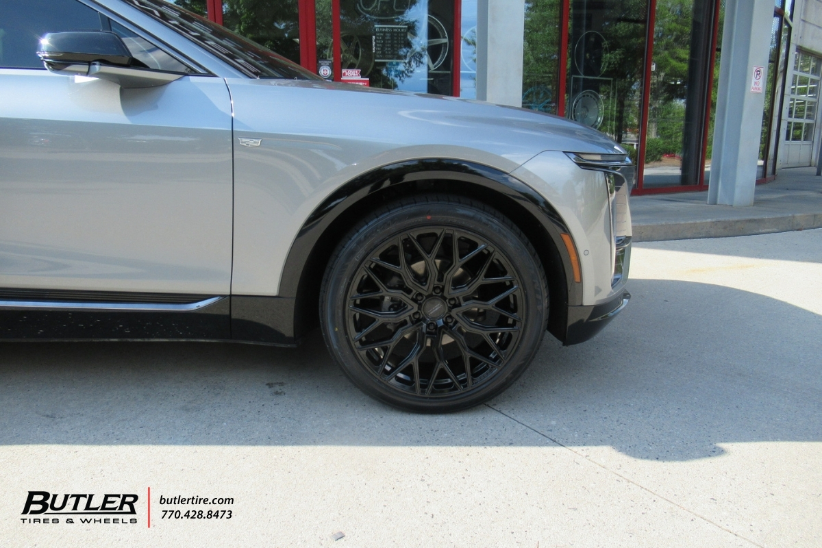 Cadillac LyriQ with 22in Vossen HF2 Wheels