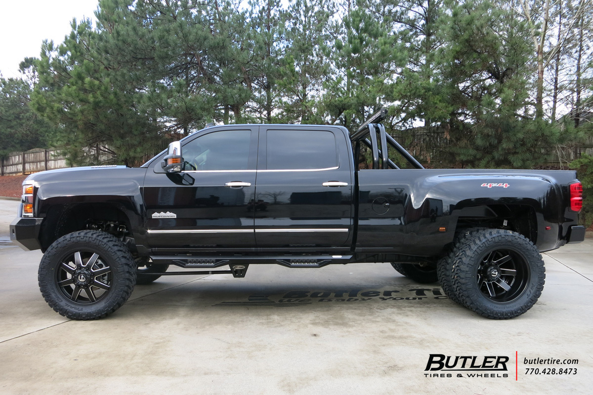 Chevrolet 3500HD Dually with 22in Fuel Maverick Wheels