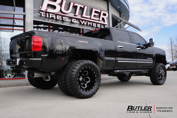 Chevrolet 3500HD Dually with 22in XD Battalion Wheels