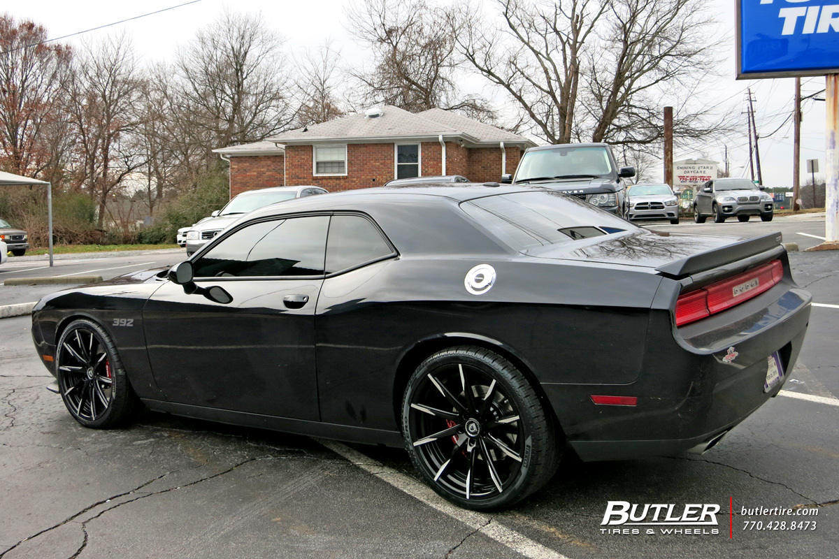Dodge Challenger with 22in Lexani CSS15 Wheels