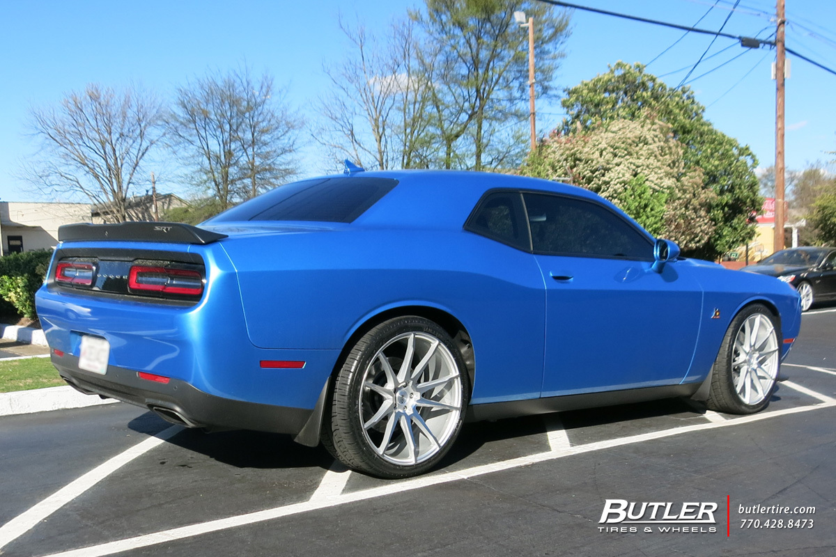 Dodge Challenger with 22in Savini BM12 Wheels