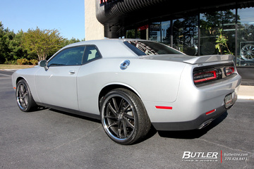 Dodge Challenger with 22in XO Florence Wheels