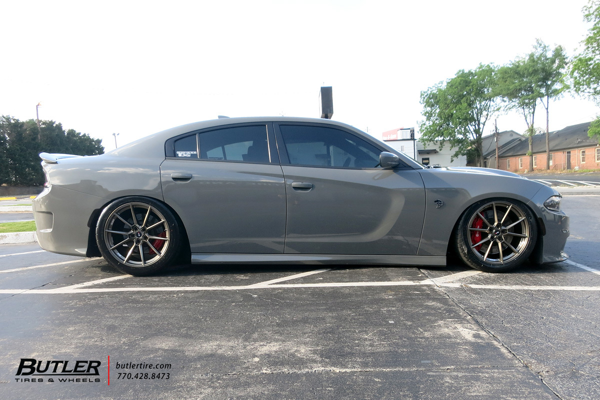 Dodge Charger with 20in Savini SV-F4 Wheels