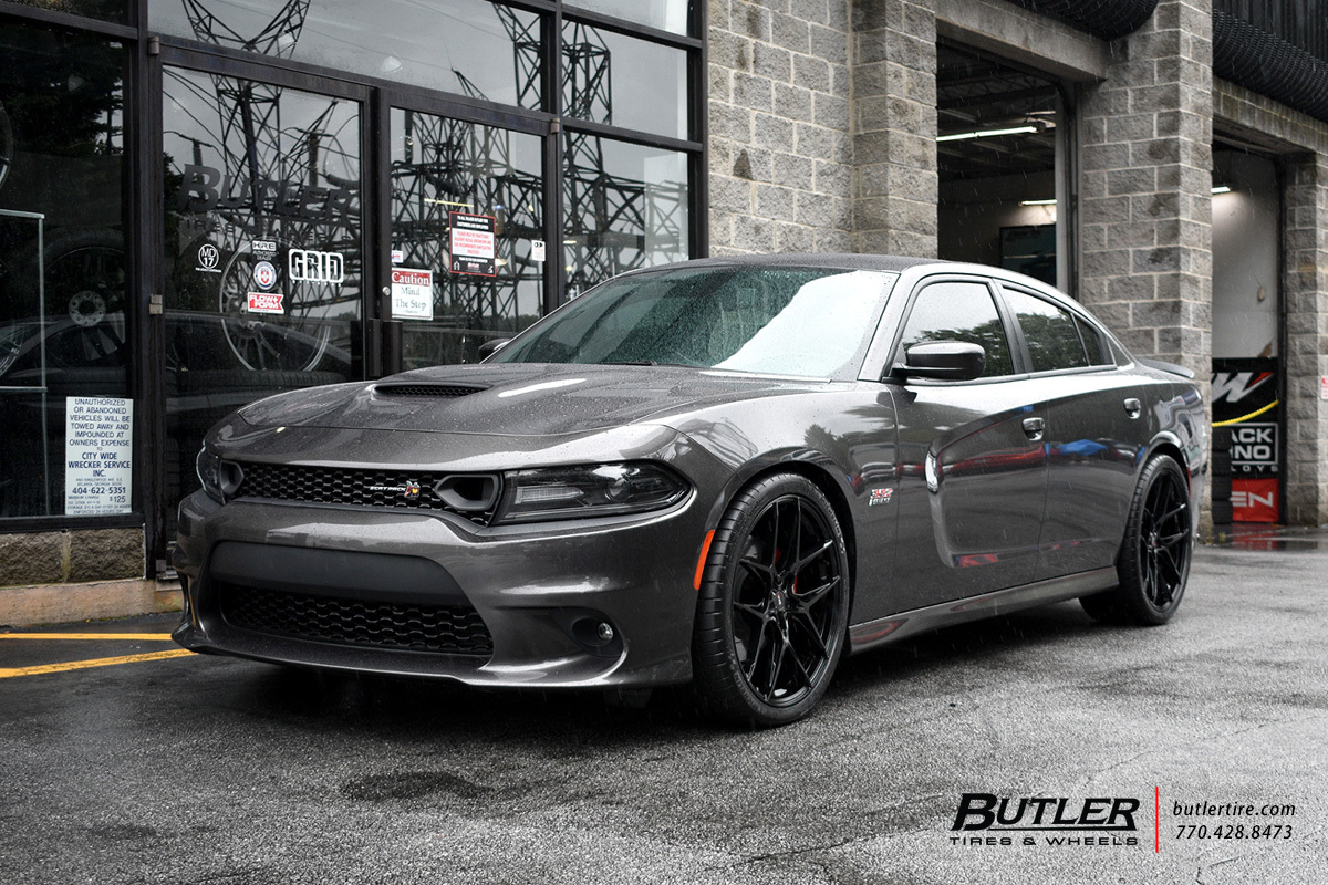 Dodge Charger with 22in Savini SV-F5 Wheels