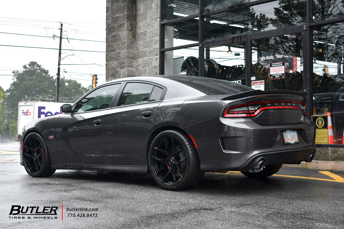 Dodge Charger with 22in Savini SV-F5 Wheels