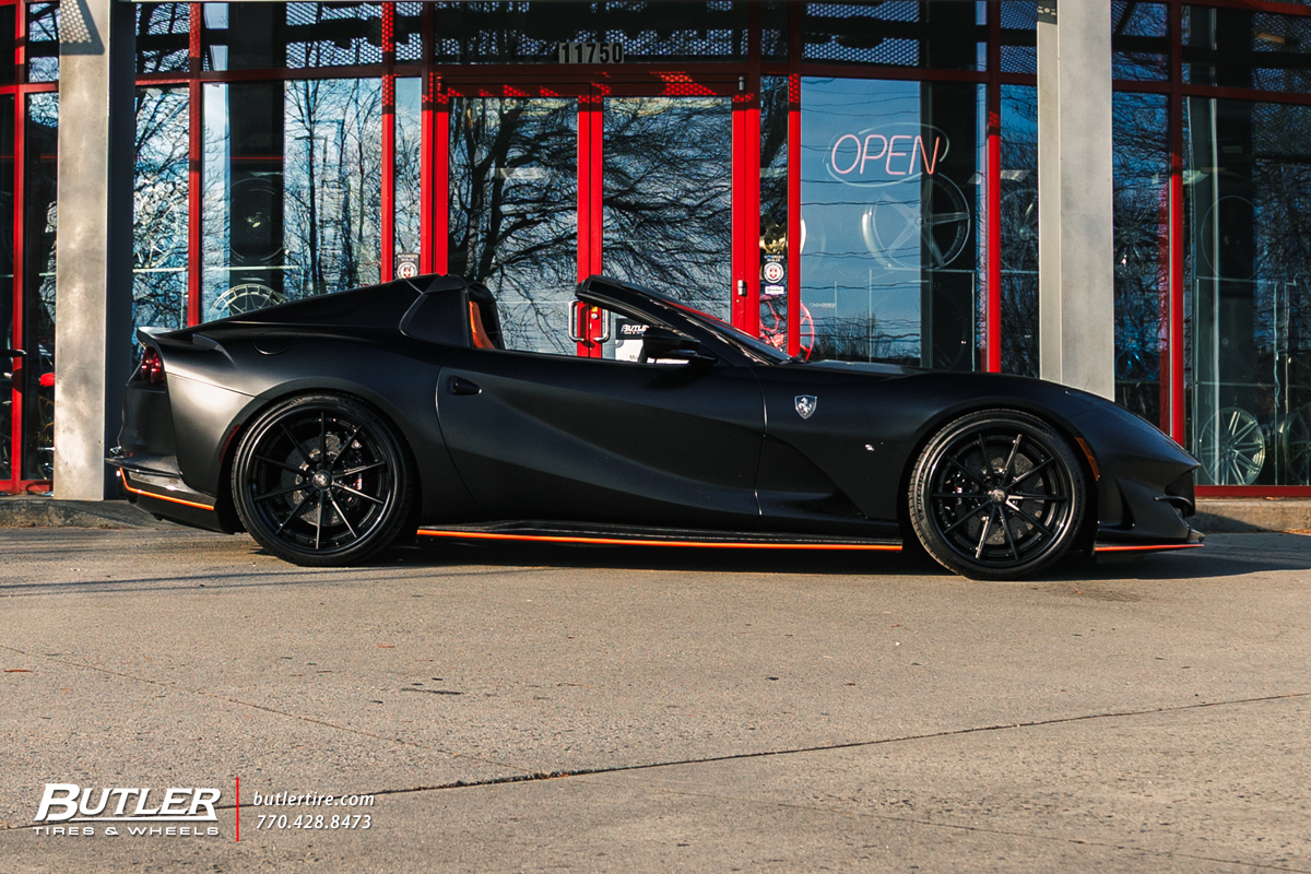 Ferrari 812 with  1886 G010 Wheels