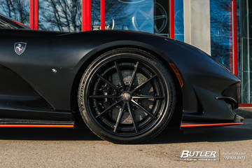 Ferrari 812 with  1886 G010 Wheels