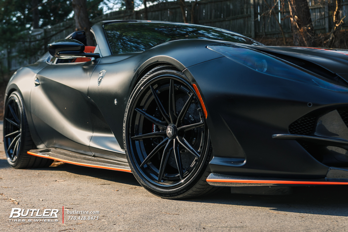 Ferrari 812 with  1886 G010 Wheels