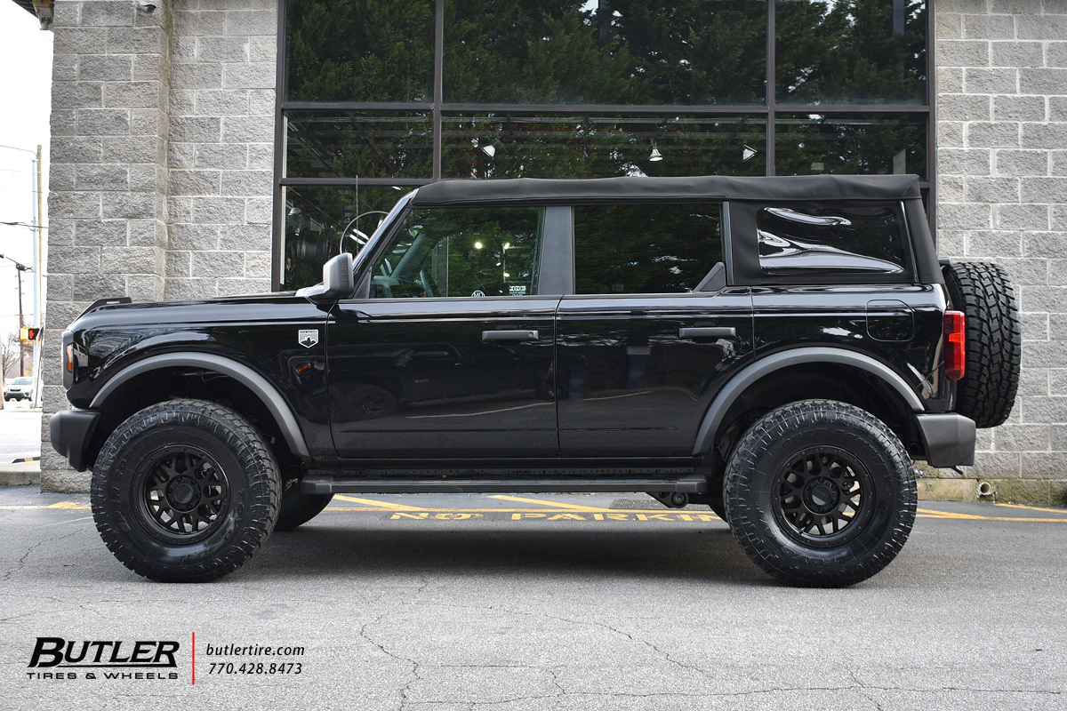 Ford Bronco with 17in KMC KM535 Wheels