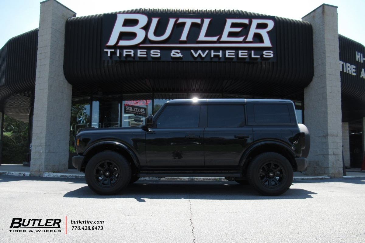 2024 FORD BRONCO with 18" ROUGH COUNTRY 84 wheels and BRIDGESTONE tires