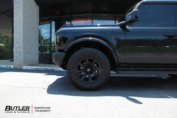 2024 FORD BRONCO with 18" ROUGH COUNTRY 84 wheels and BRIDGESTONE tires