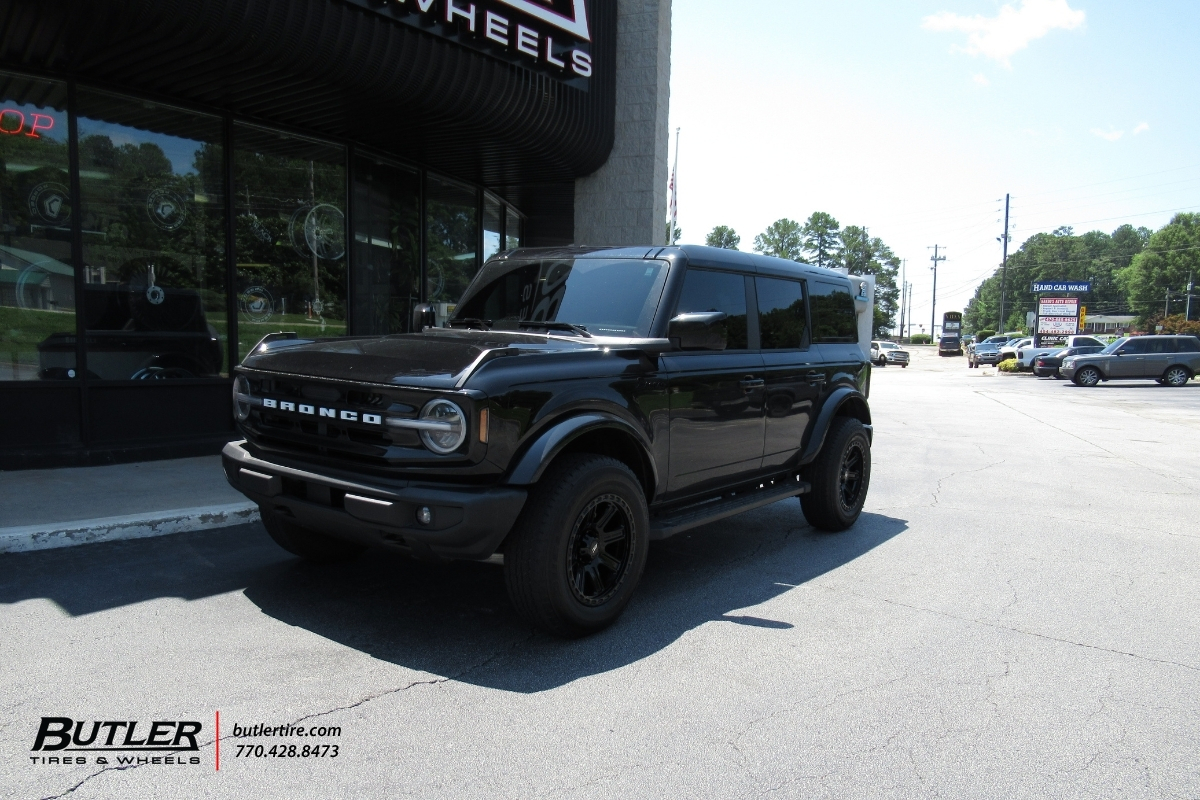2024 FORD BRONCO with 18" ROUGH COUNTRY 84 wheels and BRIDGESTONE tires