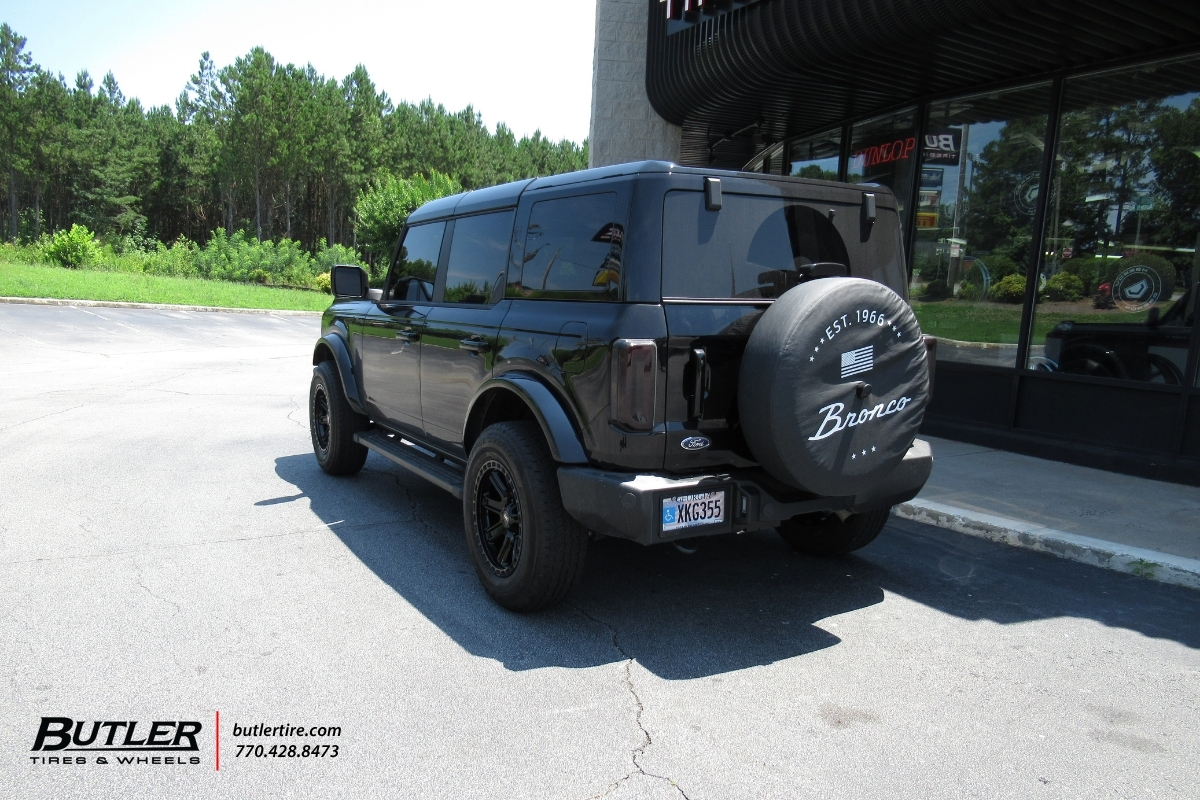2024 FORD BRONCO with 18" ROUGH COUNTRY 84 wheels and BRIDGESTONE tires